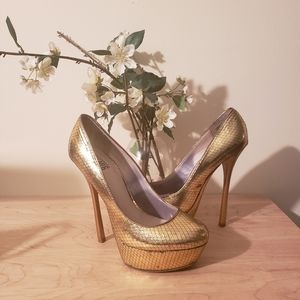 Mix No 6 Gold metallic platform heels